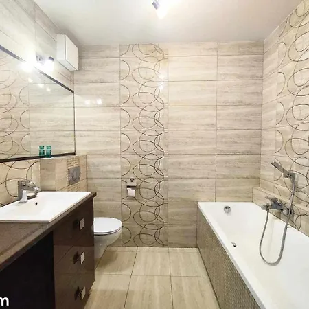 Przestronny Z Balkonem Blisko Morza Apartment